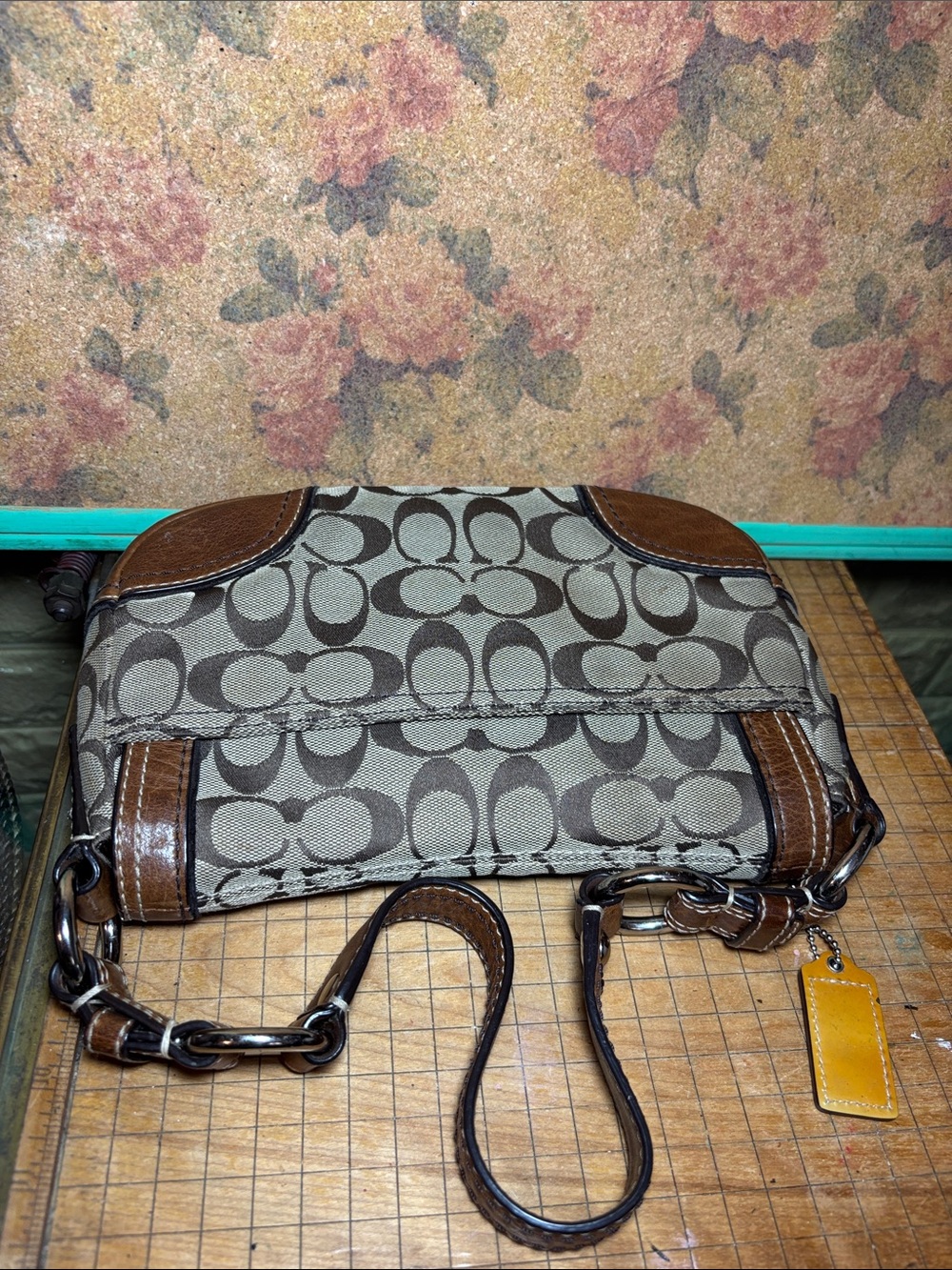 Coach Khaki Signature Canvas Shoulder Bag with Brown Leather 10983 - Picture 15 of 17